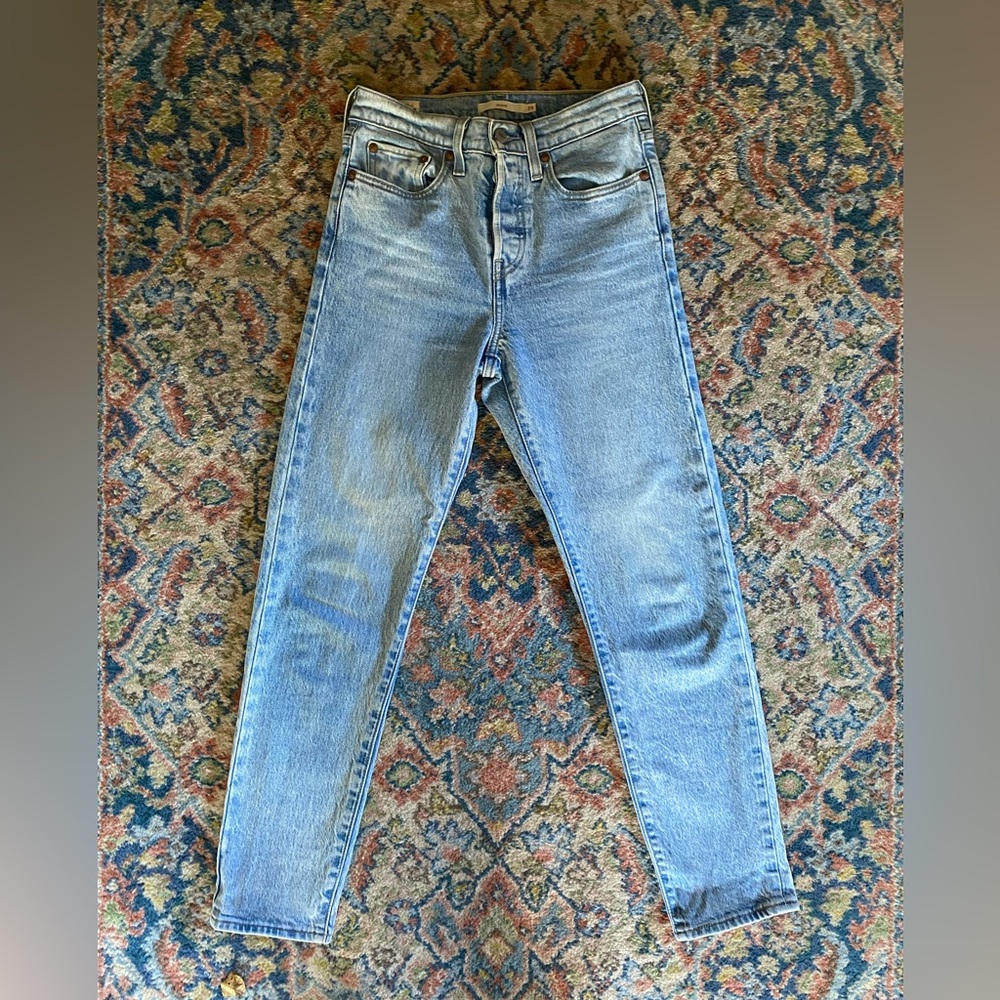 Levi’s Wedgie Jeans - Light Wash High Rise Icon Fit - Size 24